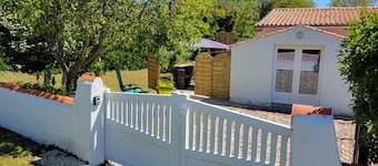 Cottage in Barbâtre near beach, 4 pers., terrace, parking