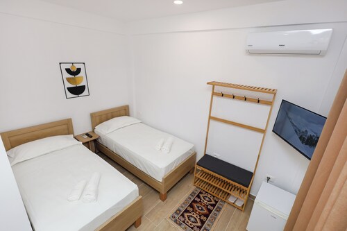 	
Cozy bungalow in charming Roshnik Village 104