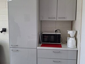 Fridge, microwave
