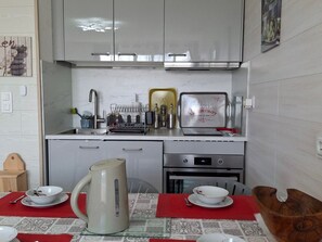 Fridge, microwave