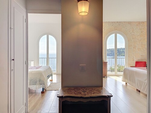 Villa exceptionnelle 8 couchages Cap d'Antibes en front de mer