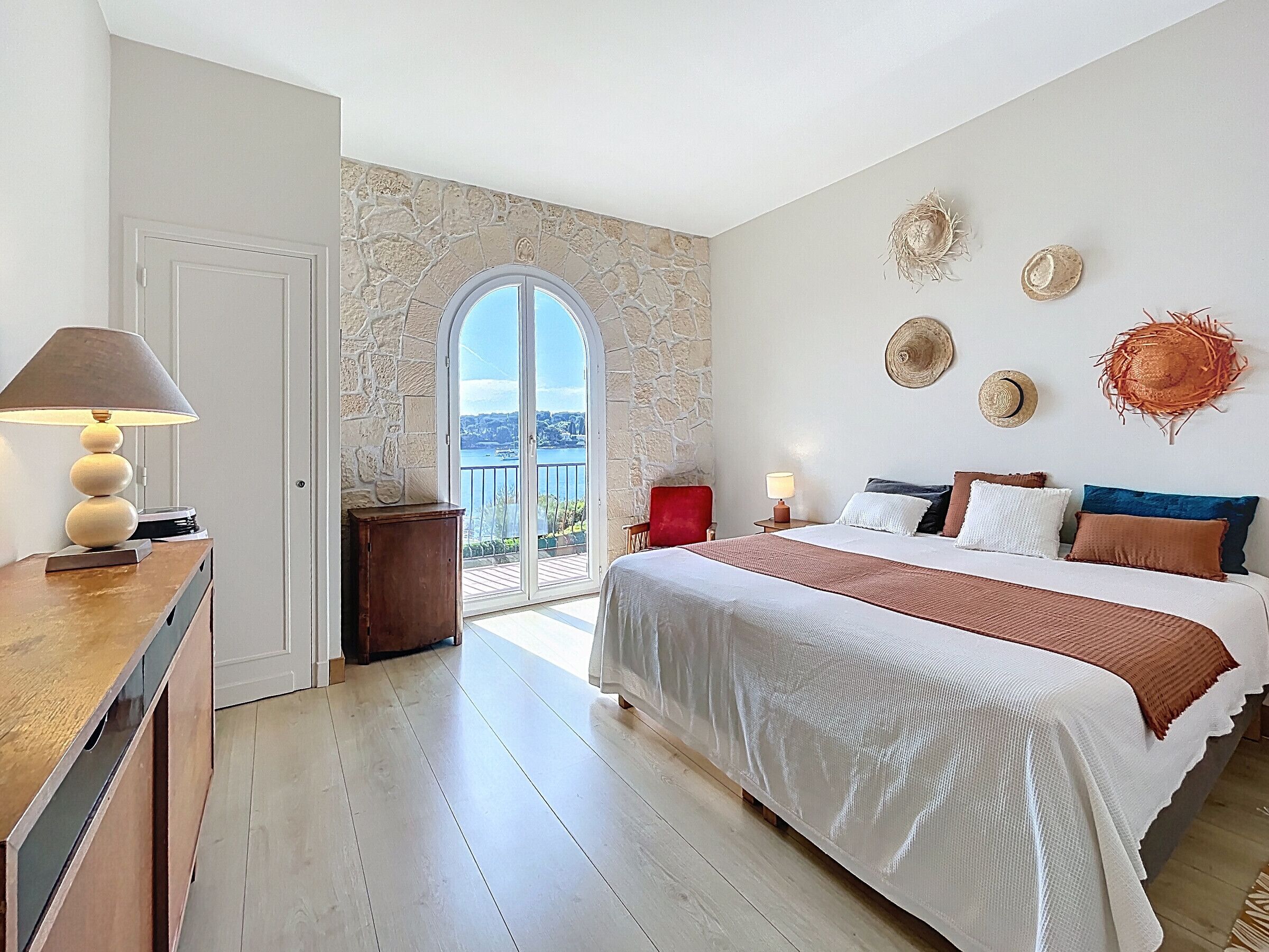 4 bedrooms, free WiFi