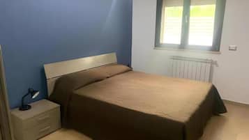 3 bedrooms, iron/ironing board, travel crib, bed sheets
