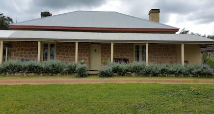 Historic Tyford House, close to all amenities