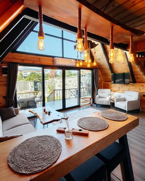 Flat-screen TV - Peleri Bungalov (Pazar)