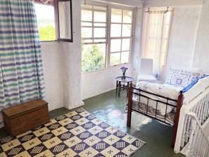 Interior - Simplicity, Space and Stunning Views! (Rhodes)