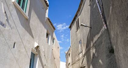 Nice apartment for 3 people with WIFI, balcony, pets allowed and parking