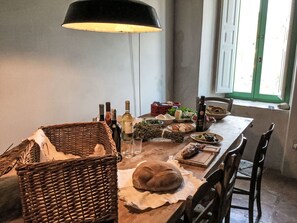 Dining - Beautiful apartment for 7 guests with WIFI, patio and pets allowed (Strongoli)
