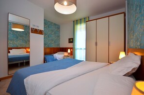 2 bedrooms, internet, bed sheets