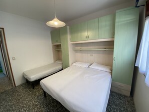 아파트, 흡연 | 2 개의 침실