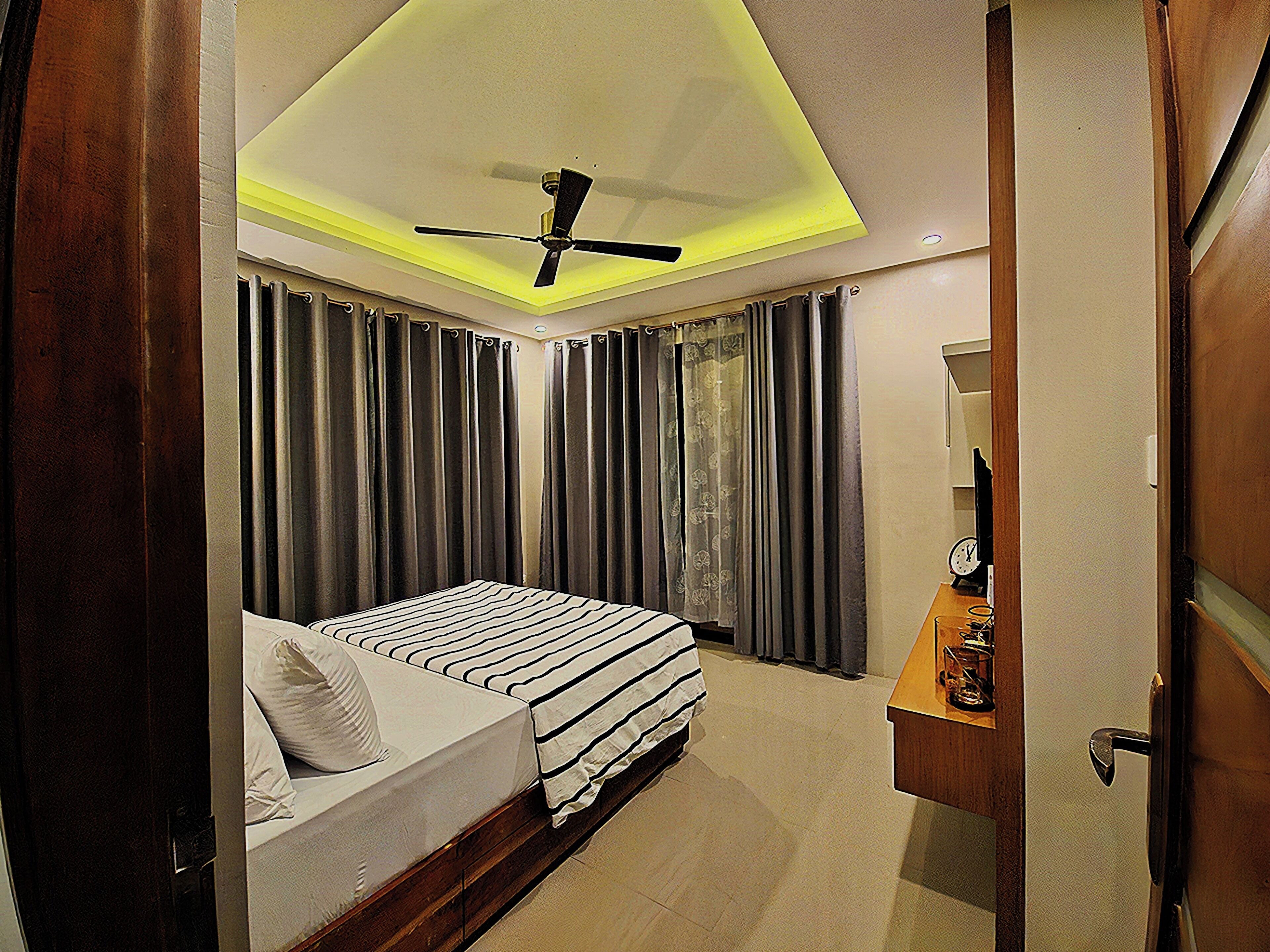 3 bedrooms, iron/ironing board, free WiFi, bed sheets