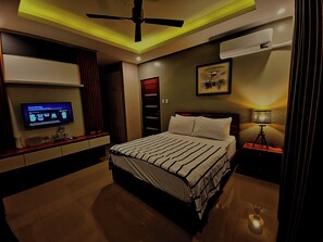 3 bedrooms, iron/ironing board, free WiFi, bed sheets