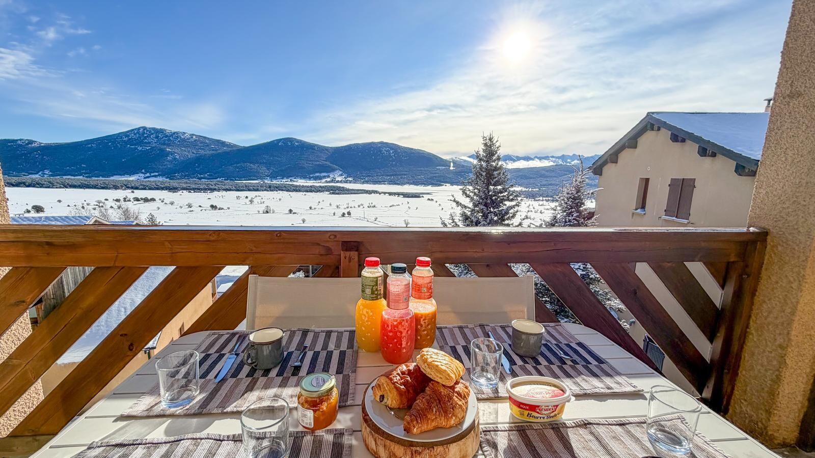 屋外ダイニングエリア