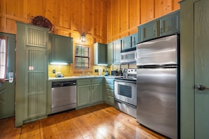 Refrigerador, microondas, horno, placa de cocina