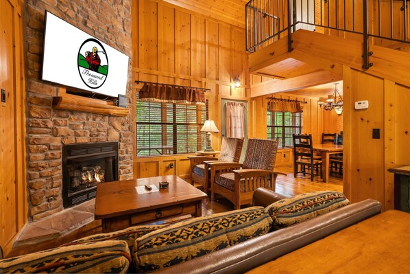 Televisión y chimenea 