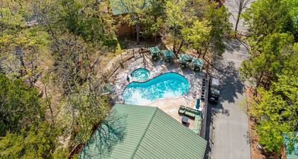 2BR + Loft Cabin Near Branson Strip & Dining
