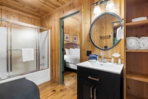 Jetted tub, towels - 2BR + Loft Cabin Near Branson Strip & Dining (Branson)