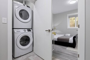 Interior - Cosy 2-Bed Basement Suite in Quiet Neighbourhood (Delta)