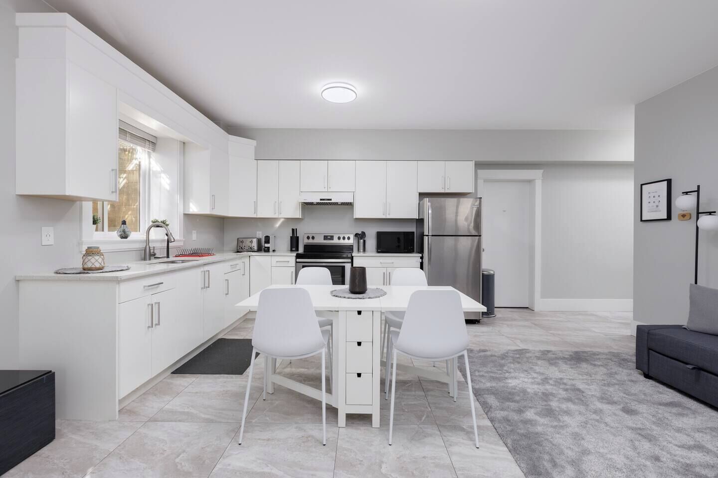 雪櫃、微波爐、焗爐、爐具