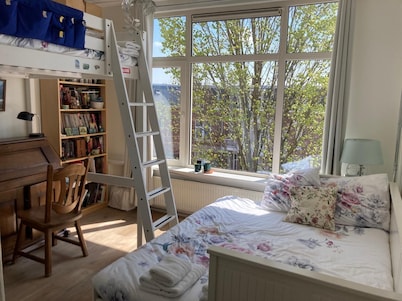 Family and pet-friendly Hague home, steps to the harbor and the beach :)