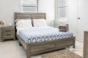 4 bedrooms, desk, travel cot, free WiFi