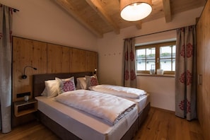 Chalet - Chalet With Sauna and Natural Pool (Neukirchen am Grossvenediger)
