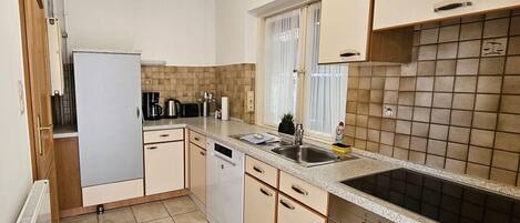 Microwave, oven, stovetop, dishwasher