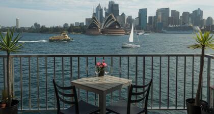 Luxe Waterfront Opera & Harbour Views. Best in Syd
