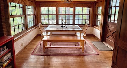 Northwoods Cabin on private lake. Across the street from Waupaca Chain 'O Lakes.