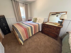 4 bedrooms, free WiFi, bed sheets, wheelchair access