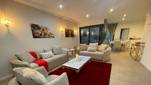 House | Exterior - One Lux Stay Near Antwerp Central - 3 Bedroom 2 Full Bathrooms (Antwerp)