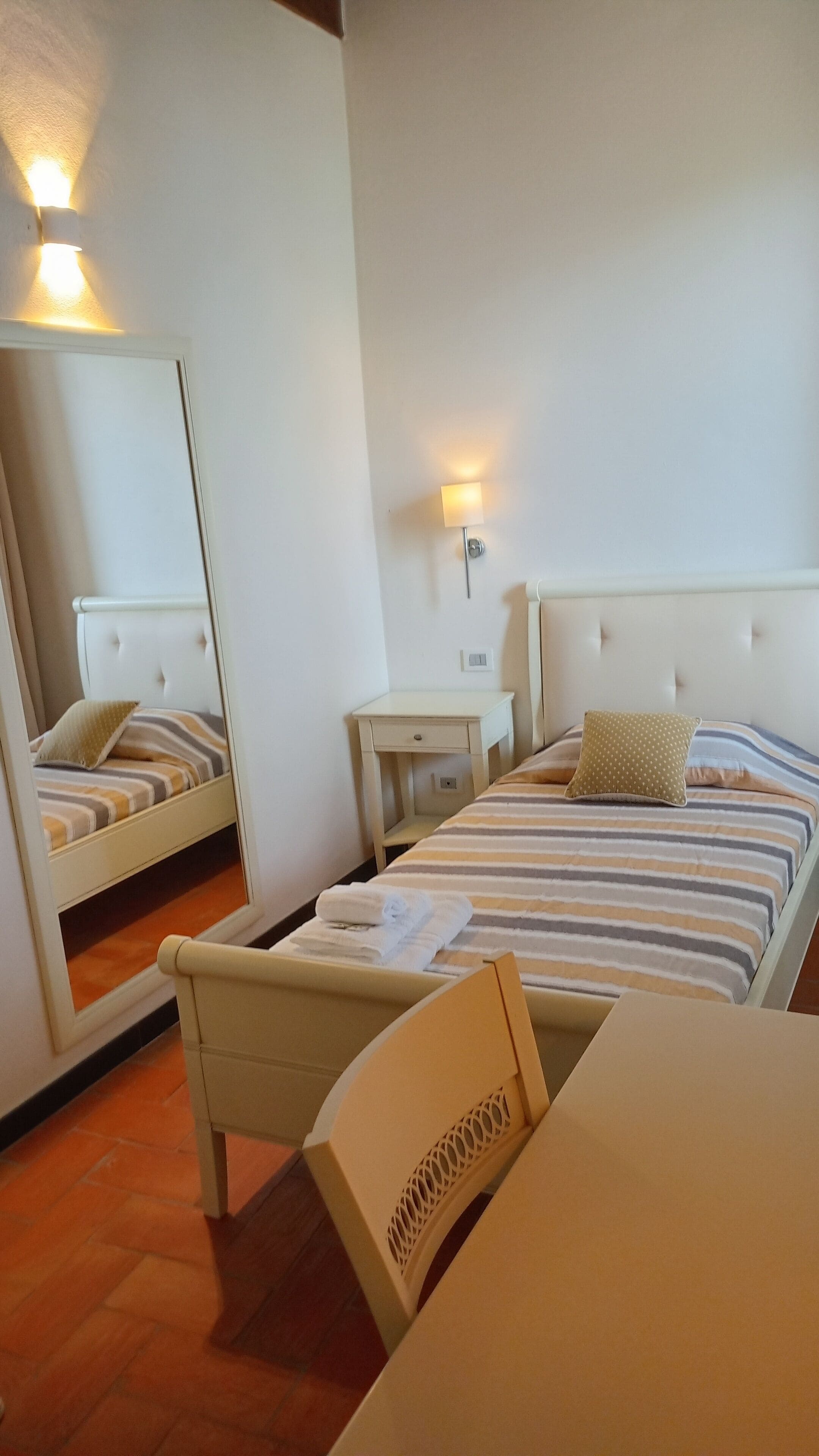 Singola Classic, vista giardino | Una cassaforte in camera, Wi-Fi gratuito