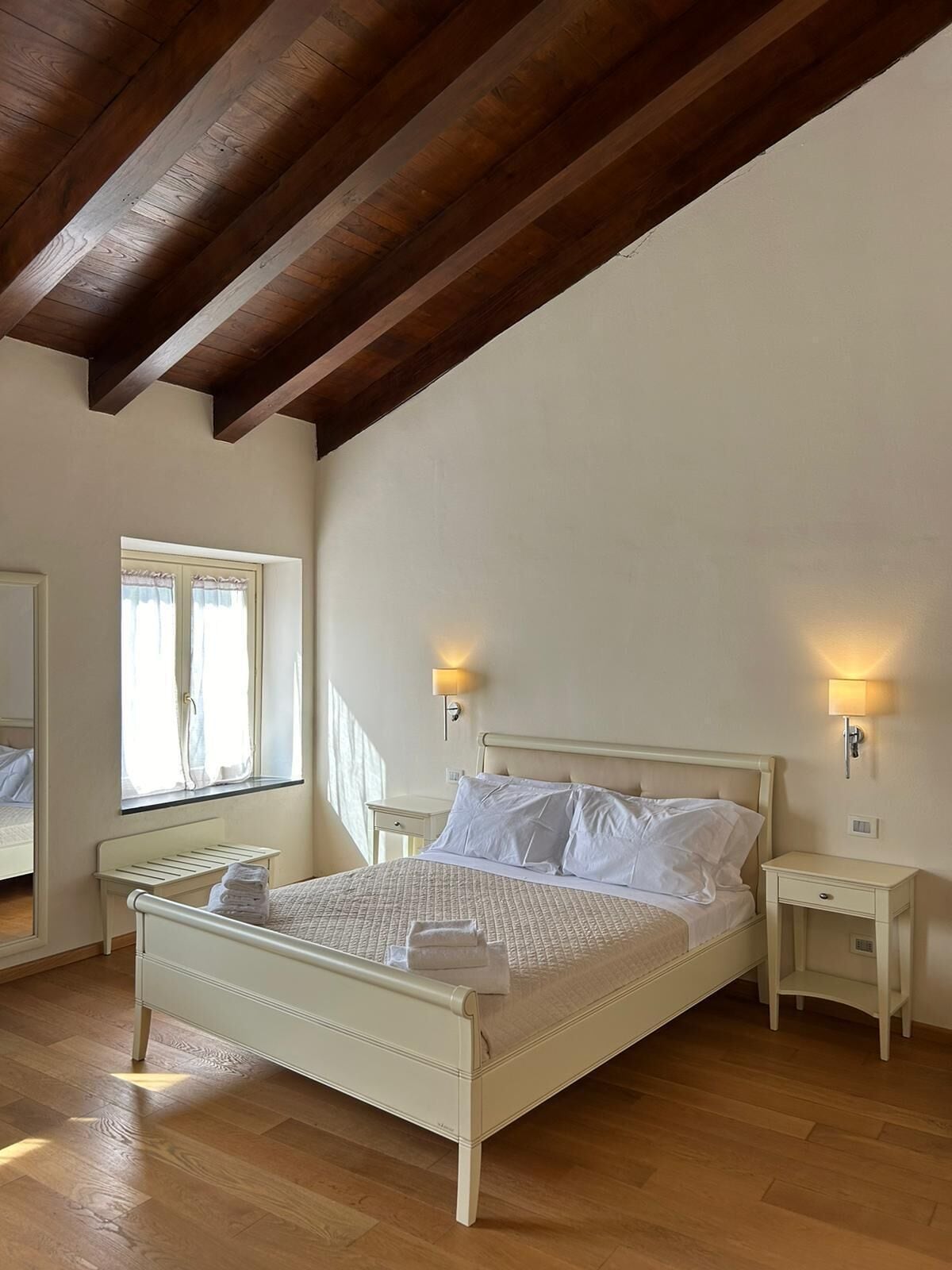 In-room safe, free WiFi