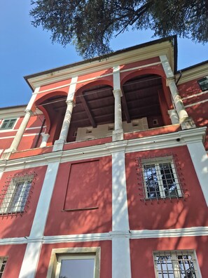 Front of property - Albergo Palazzo Costa (Beverino)