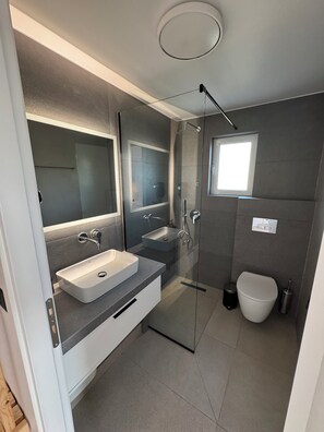 Deluxe Double Room, Sea View | Bathroom - Aliko residence (Sarande)