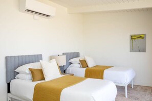 Room - The Bungalows by Homestead Modern, Standard Double (Joshua Tree)