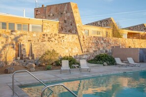 Pool - The Bungalows by Homestead Modern, Standard Double (Joshua Tree)