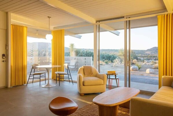 Living area - The Bungalows by Homestead Modern, Deluxe Suite (Joshua Tree)