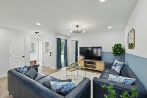 TV, offices - Modern Open-Concept | 4-BD/3-BA with Backyard (Irving)