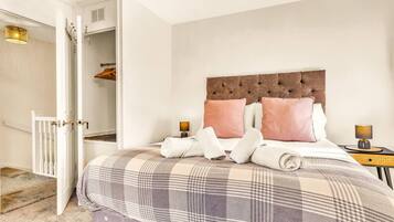 1 bedroom, desk, iron/ironing board, travel cot