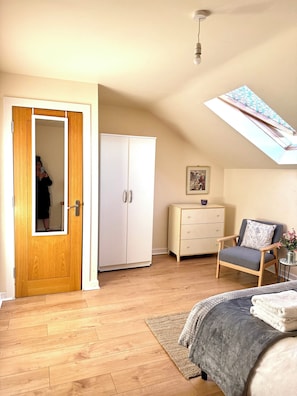 1 chambre, bureau, fer et planche à repasser, Wi-Fi gratuit