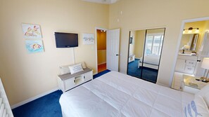 2 bedrooms, iron/ironing board, free WiFi