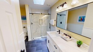 Townhome, 2 Bedrooms | Bathroom | Towels