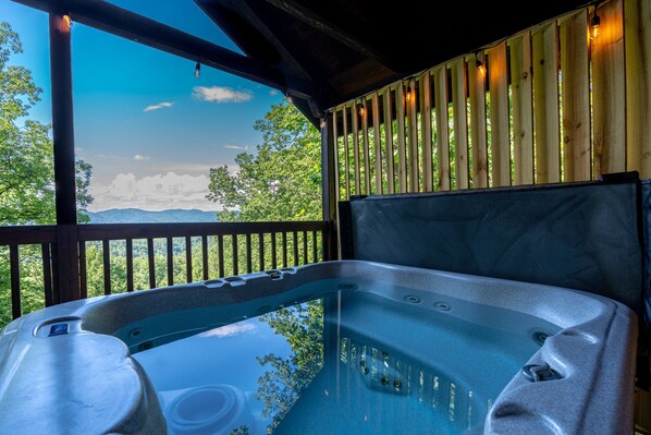 Cabane, 1 chambre | Bain à remous extérieur