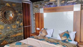 5 bedrooms, bed sheets