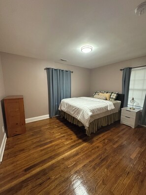3 chambres, fer et planche à repasser, Wi-Fi gratuit, draps fournis