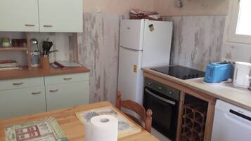 Micro-ondes, four, plaque de cuisson, lave-vaisselle