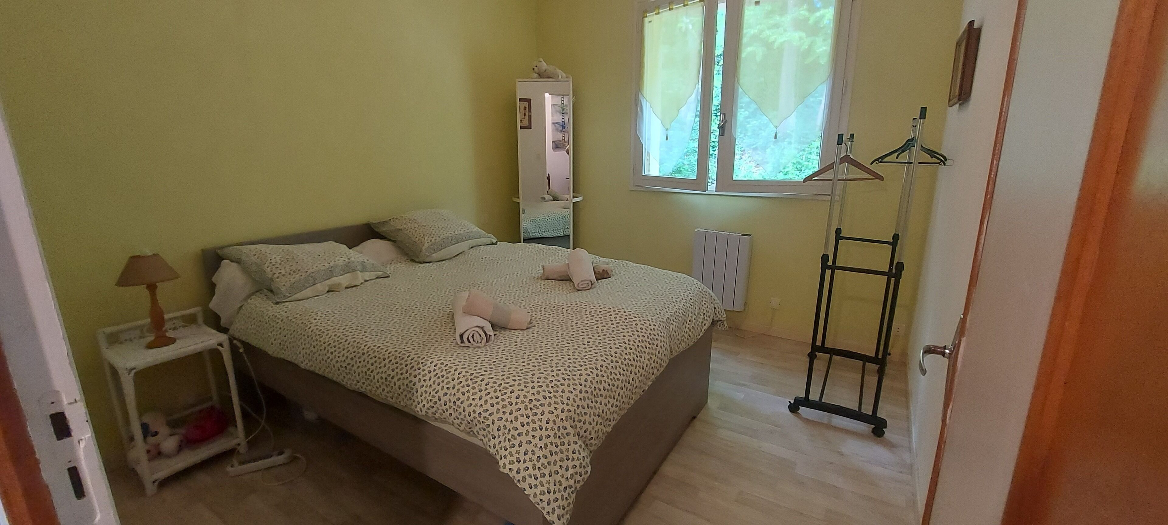 3 chambres, fer et planche à repasser, Wi-Fi gratuit, draps fournis