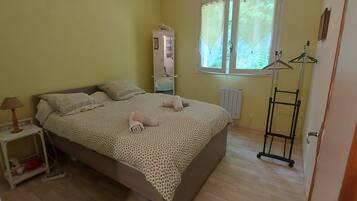 3 chambres, fer et planche Ă repasser, Wi-Fi gratuit, draps fournis