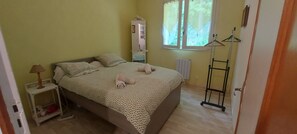 3 habitaciones, tabla de planchar con plancha y wifi gratis